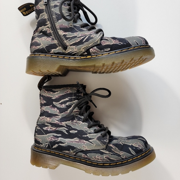 Doc Martens AirWair children Size 2 bounce Combat Boots Side Zip 1460J camo - Picture 4 of 4